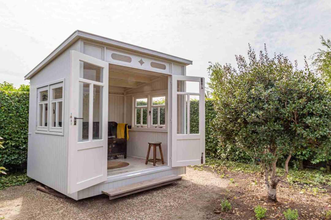 The Advantages and Disadvantages of Timber, Plastic and Metal Sheds