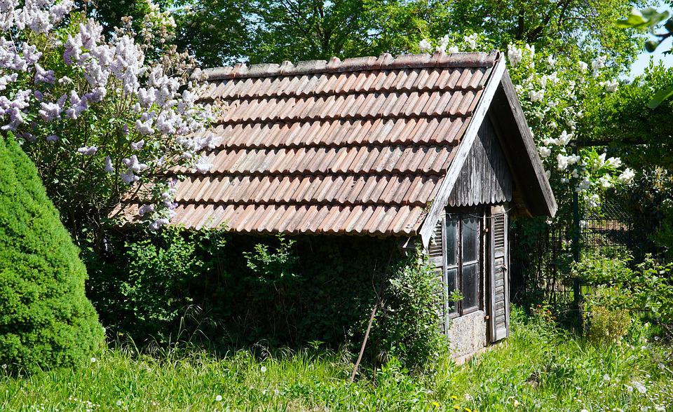 Featured image for “What To Think About When You’re Choosing Between Garden Sheds”
